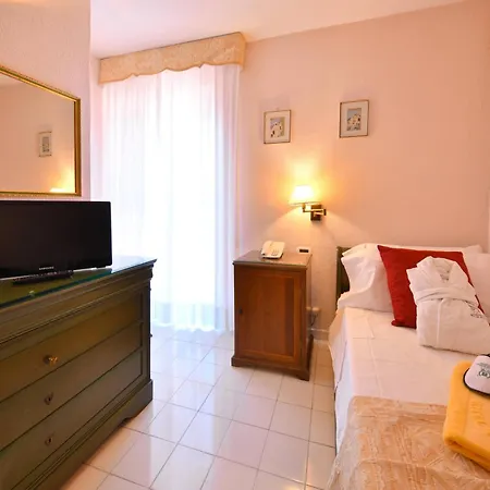 Готель Grand Terme Di Augusto 5*