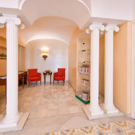 Grand Terme Di Augusto Готель