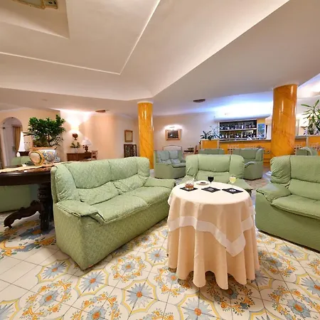 Готель Grand Terme Di Augusto