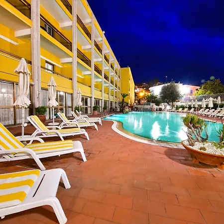 Grand Terme Di Augusto Готель
